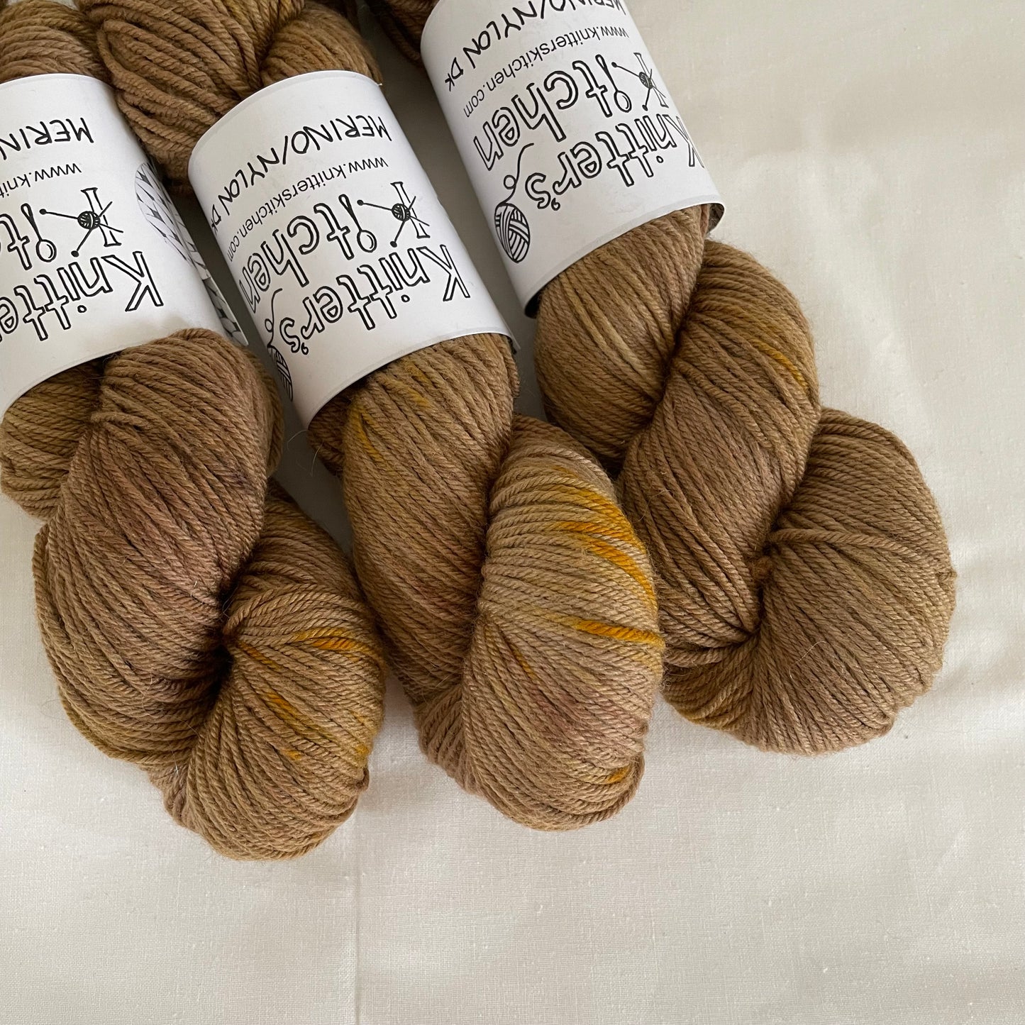 Merino/Nylon DK - Brown Bear